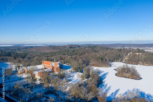 Kloster Chorin in Brandenburg im Winter von oben