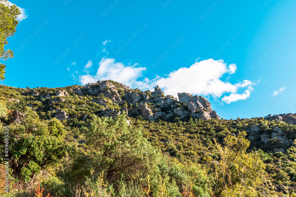 Rochers du Cirque de Mourèze (Occitanie, France) Rochers du Cirque de Mourèze (Occitanie, France)