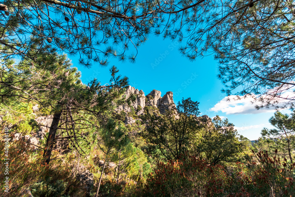 Rochers du Cirque de Mourèze (Occitanie, France) Rochers du Cirque de Mourèze (Occitanie, France)