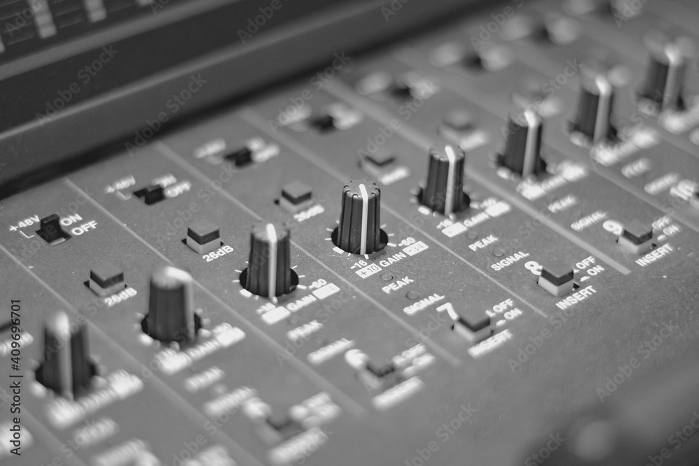 volume control on the mixer