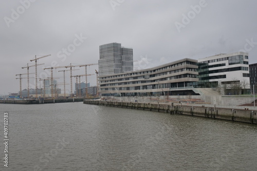Cloudy construction site in Hamburg, Germany © SmallWorldProduction