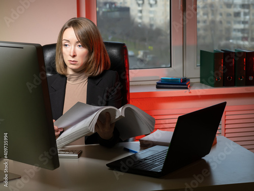 Remote work of a female acc...