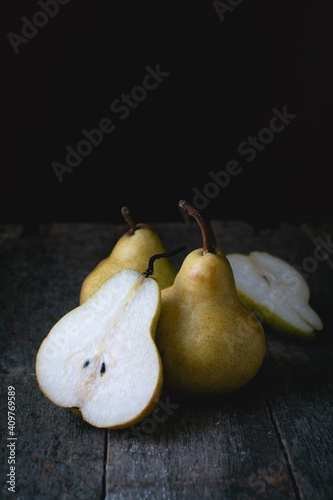 Group of ripe pears Barlett on wooden table