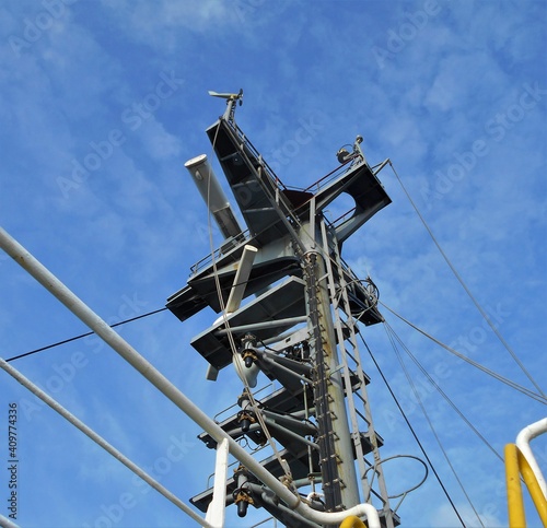 Foto The main mast of ships at sea