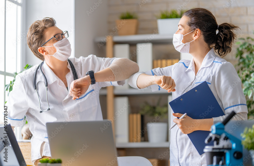 Obraz premium Doctors are talking.