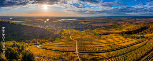 Foto Tokaj, Hungary - Aerial panoramic view of the world famous Hungarian vineyards o