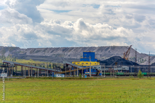 Coal loading at a coal mine © oroch2