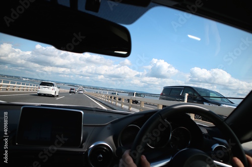 Go for a drive　Cars, roads, sea and fine weather © KIMURA