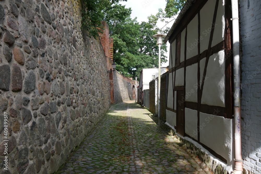 Stadtmauer in Neubrandenburg in Mecklenburg