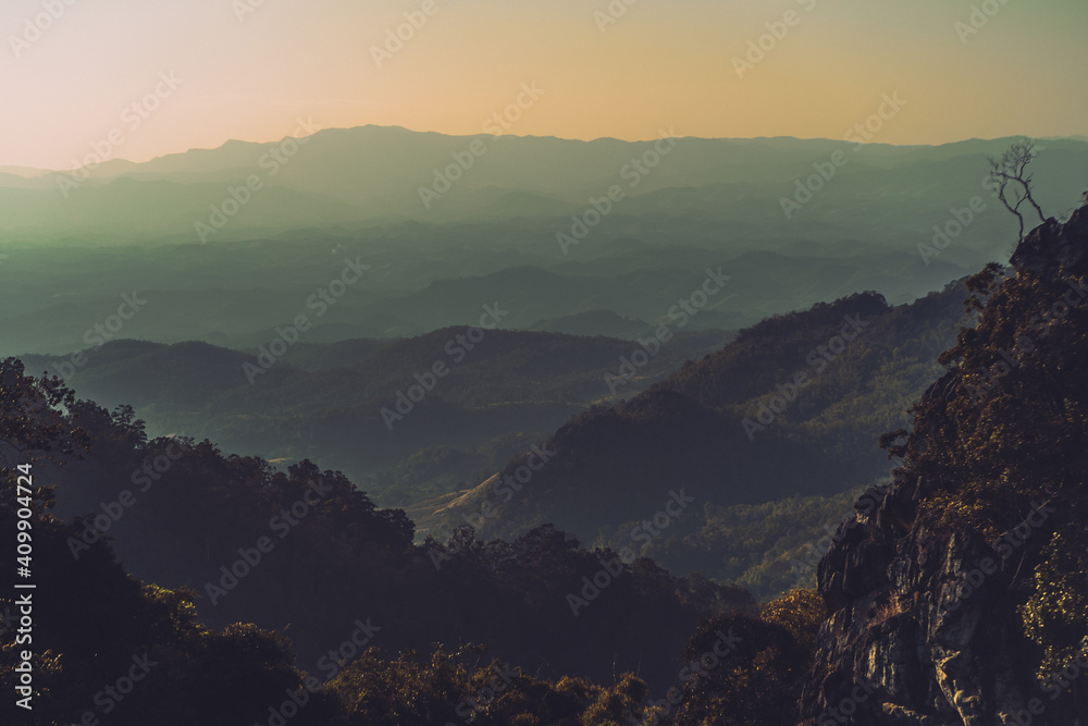 Obraz premium sunset in the mountains