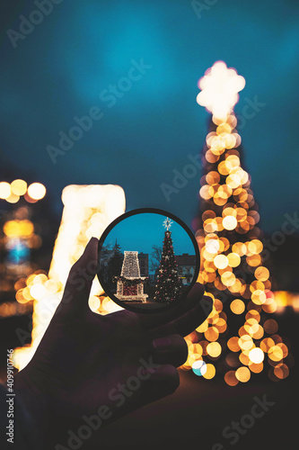 Lens decoration for christmas in Włocławek, Poland
Bokeh, creative 
Światełka na choince, dekoracje świąteczne w mieście na ulicy.