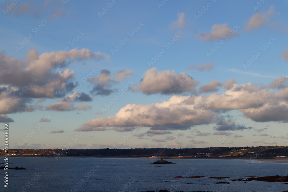 Obraz premium clouds over lake