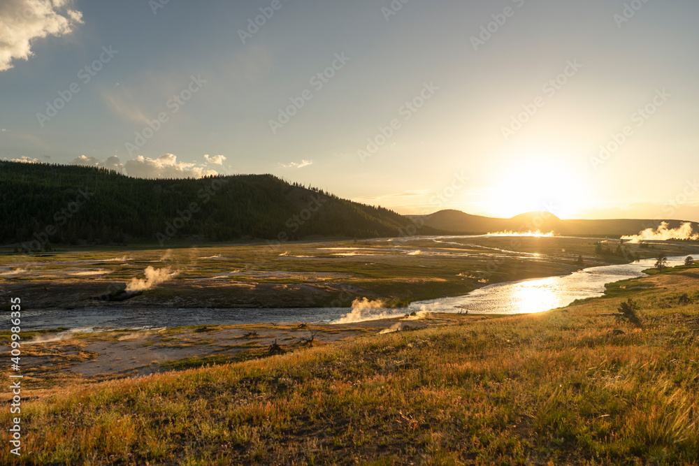 Fototapeta premium Sunset at Grand Prismatic Springs in Yellowstone National Park