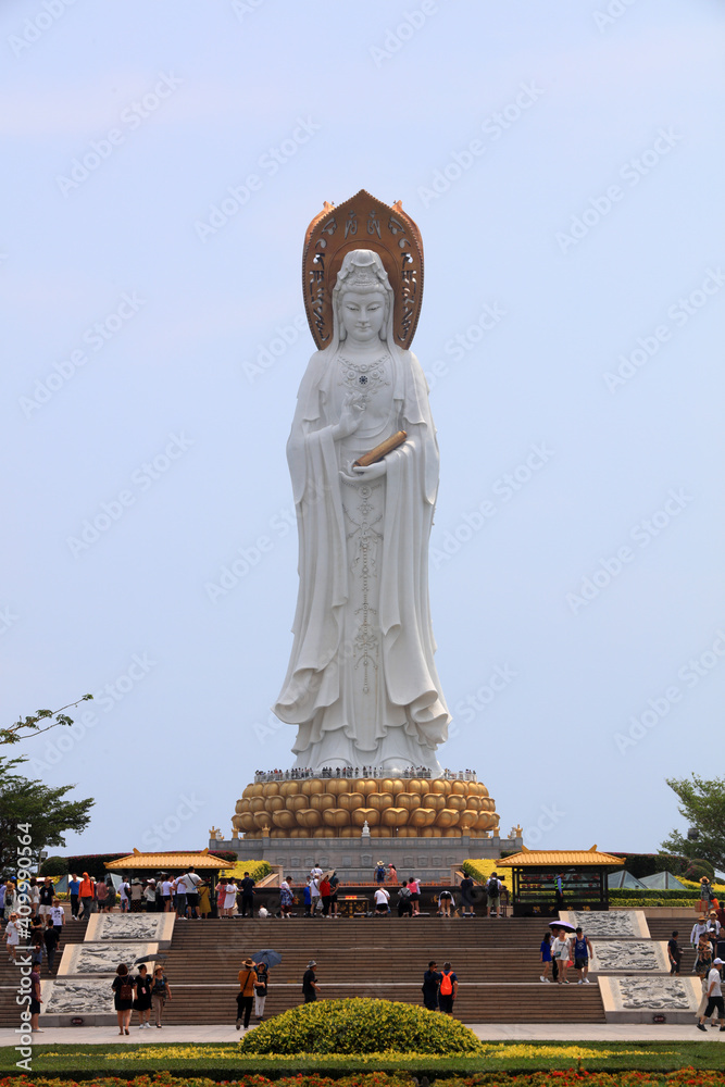 Fototapeta premium Guanyin sculpture on the sea in Nanshan tourist area, Sanya City, Hainan Province, China