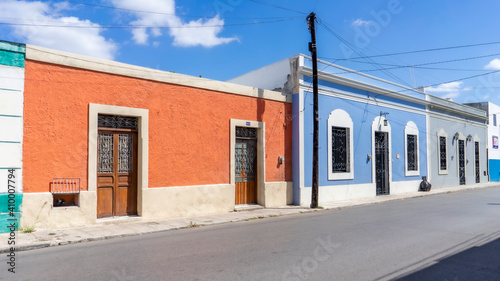 Εκτύπωση καμβά Facade of typical Mexican colonial building in Merida, Yucatan, Mexico