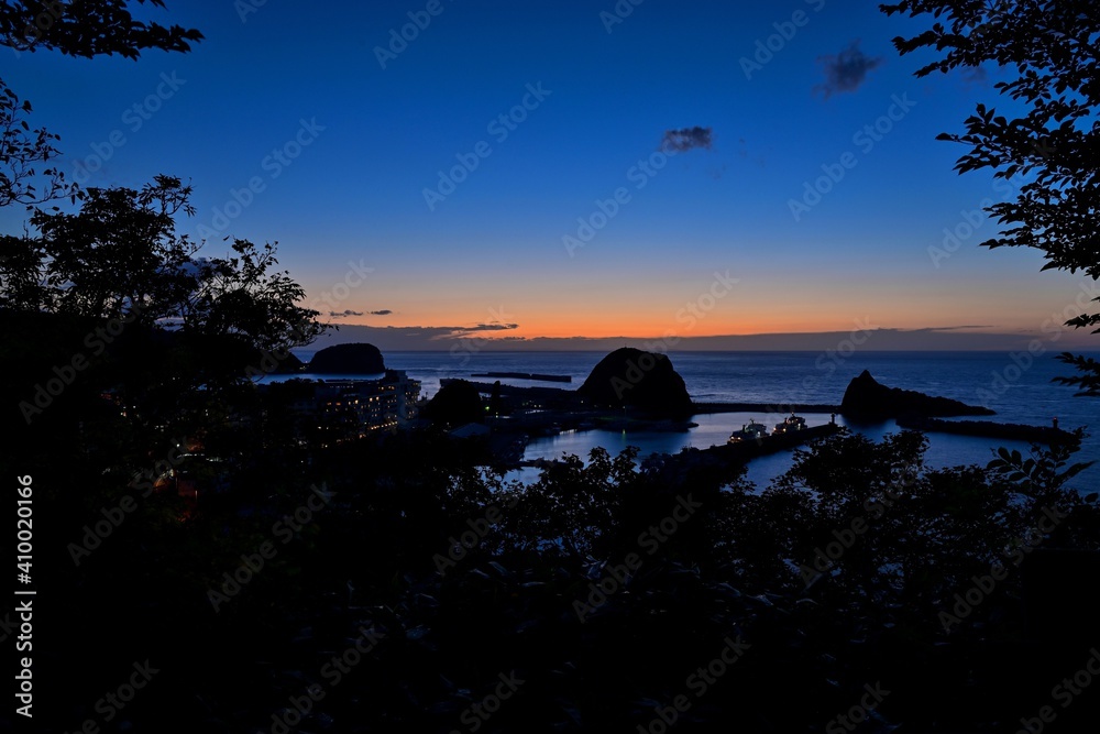 夕陽台展望台から見た日没後のブルーモーメント情景＠知床、北海道
