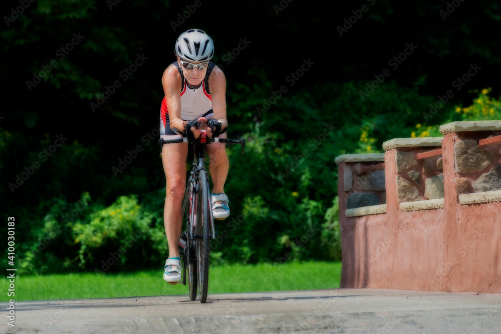 Obraz premium Cycling in the country side