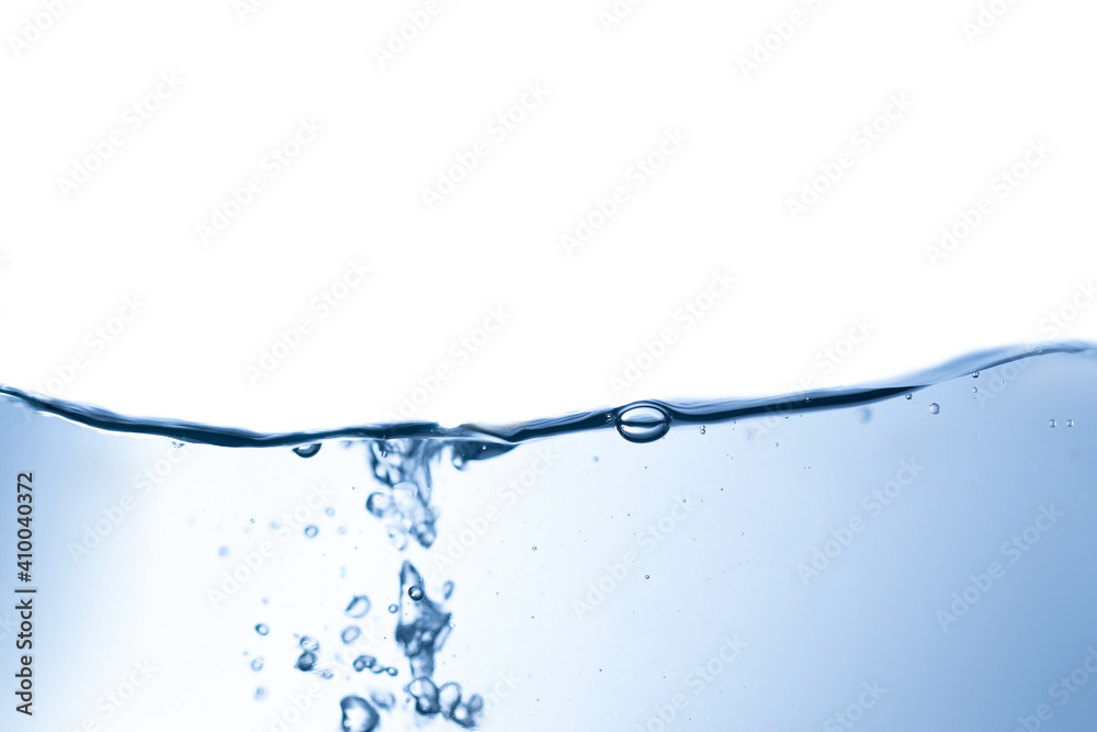 Pour water into a glass of water to make soap bubbles. Pour water into a glass of water to make soap bubbles.