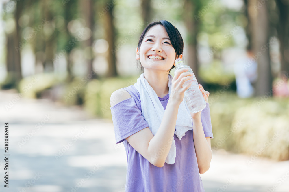 ダイエット・ジョギング・ランニング・トレーニングする女性
