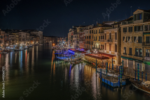 Obraz na płótnie Night view of the Grand Canal seen from Rialto Bridge, Venice, Italy