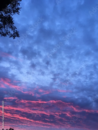 wunderschöner Himmel am Morgen