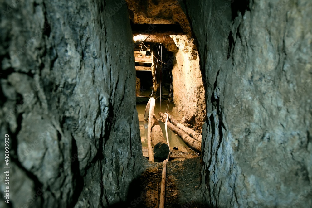 Zabytkowa kopalnia srebra Amalia z XVI w. w Srebrnej Gorze na Dolnym Slasku - obrazy, fototapety, plakaty 