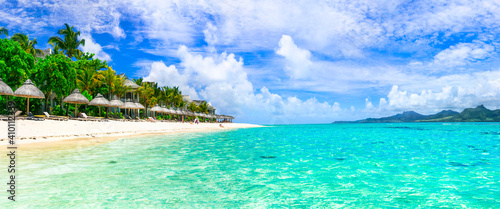 Fototapeta Naklejka Na Ścianę i Meble -  Tropical relaxing holidays in one of the best beaches of Mauritius island Le Morne