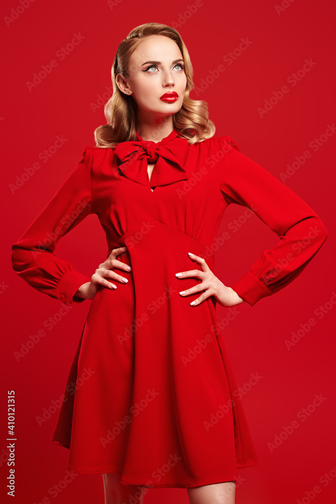 Naklejka premium model in red dress