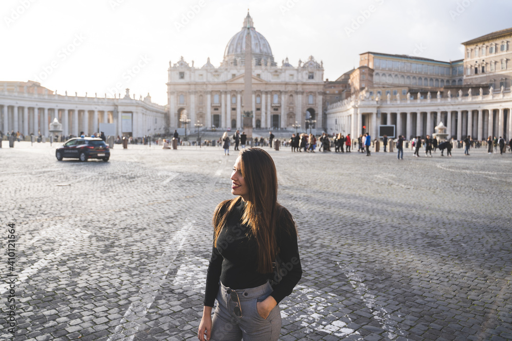 girl sightseeing in rome