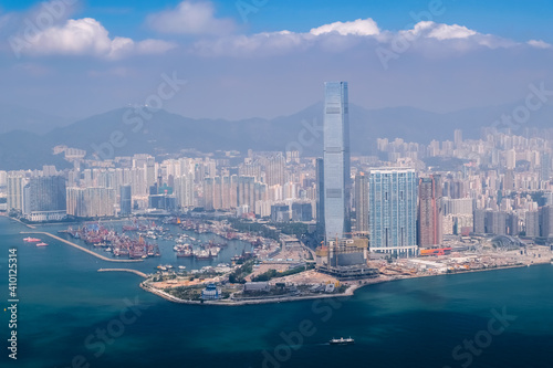 香港 環球貿易広場 （盧吉道観景台から） © 健太 上田
