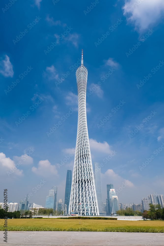 中国 広州 青空に映える広州塔 18年12月4日 Stock Photo Adobe Stock