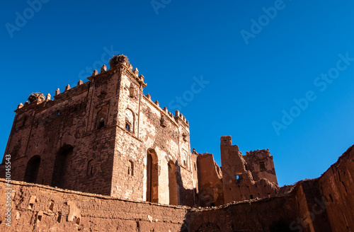 old ruin in saharah desert on a bright and sunny day © VIDEOMUNDUM
