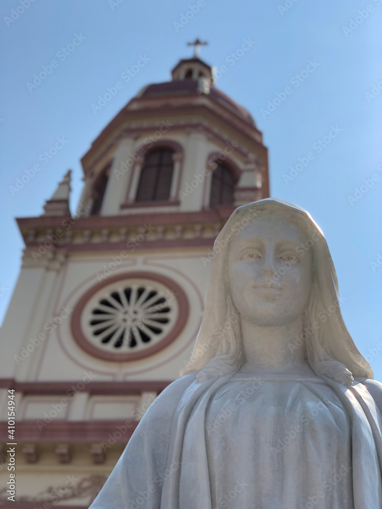 Maria statue at Santa Cruz Church