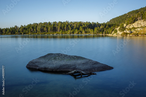 Obraz na płótnie Estany de Malniu w salonie