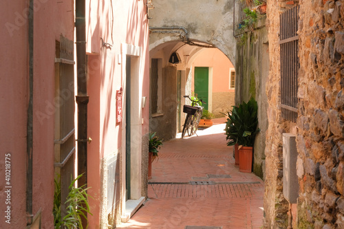 Il centro storico della cittadina di Ameglia in provincia di La Spezia, Liguria, Italia.