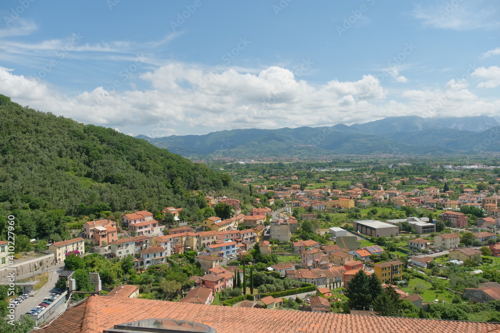 Il panorama dal centro storico di Ameglia in provincia di La Spezia, Liguria, Italia.