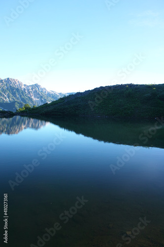 早朝の八方池