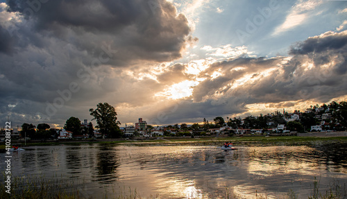 atardecer en el lago
