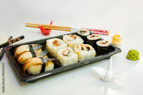 Eel fish sushi rolls set