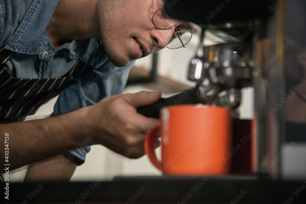 barista focus neatly to making fine espresso shot barista focus neatly to making fine espresso shot