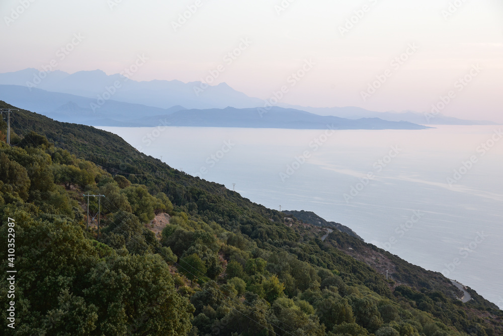 Rivage du cap Corse à Canari