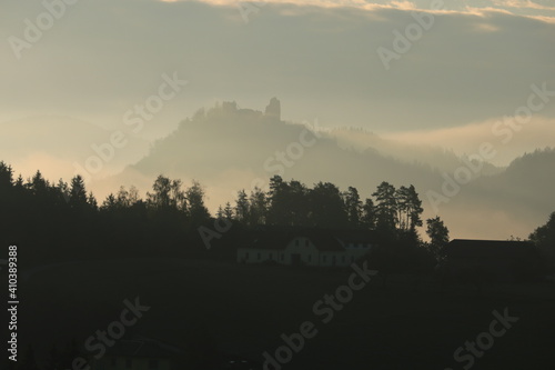 Ruine im Nebel