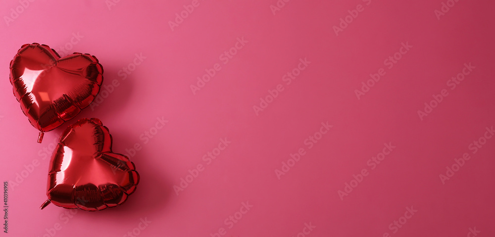 Red heart shaped balloons on pink background, flat lay with space for text. Saint Valentine's day celebration - obrazy, fototapety, plakaty 