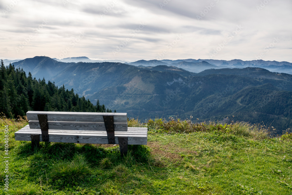 Bank im Gebirge