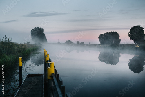 Nebel auf dem Kanal