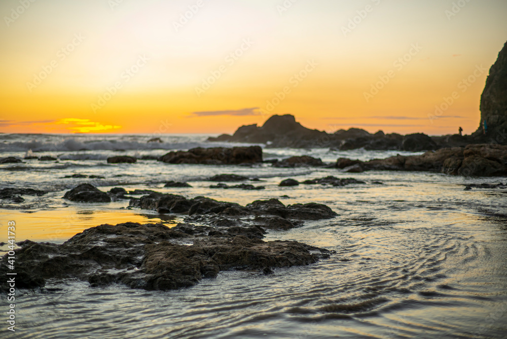 Obraz premium sunset at the beach