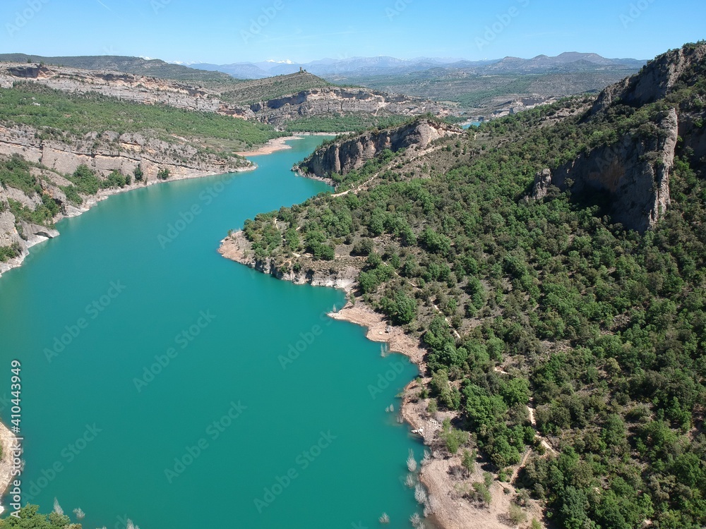 Fototapeta premium Vistas aéreas del desfiladero de Montrebei entre Catataluña y Aragón.