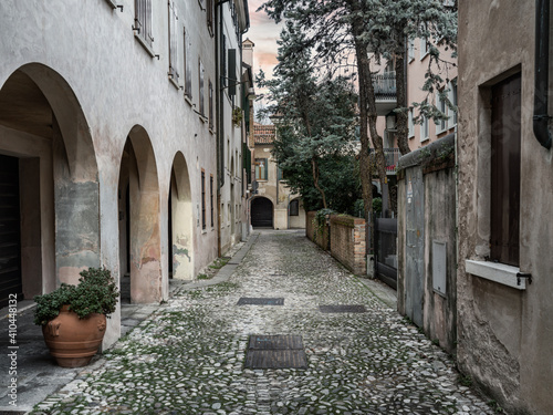 Fototapeta Naklejka Na Ścianę i Meble -  Glimpse of Treviso, a historic town in Italy

