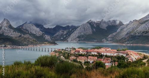 Vistas de Riaño antes de la tormenta de verano