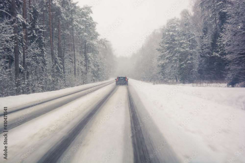 Fototapeta premium snow covered road